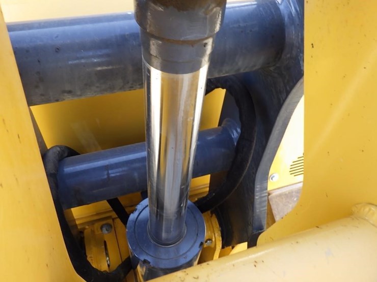 2019-deere-450k-lgp-image-19