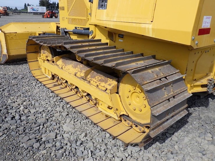 2021-deere-450k-lgp-image-40