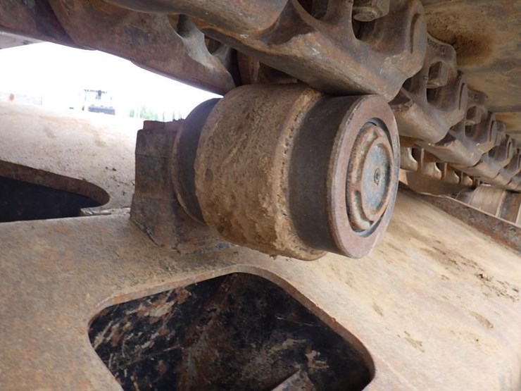 2015-hitachi-zx350lc-6n-image-57