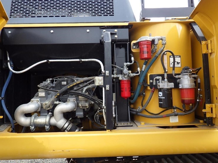 2016-deere-300g-lc-image-17