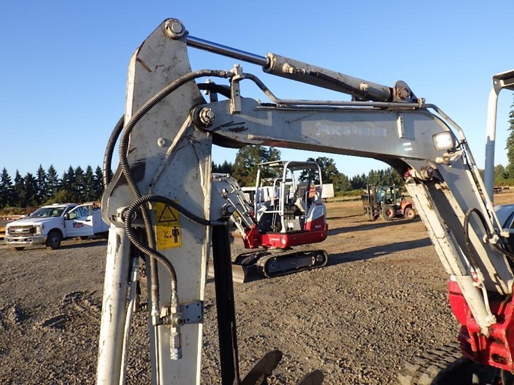 2020-takeuchi-tb230-image-14