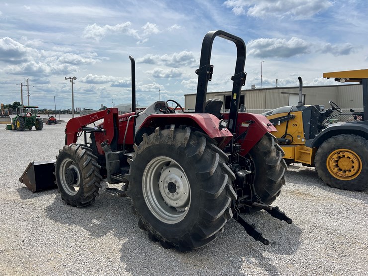 2011-case-ih-farmall-95u-image-10