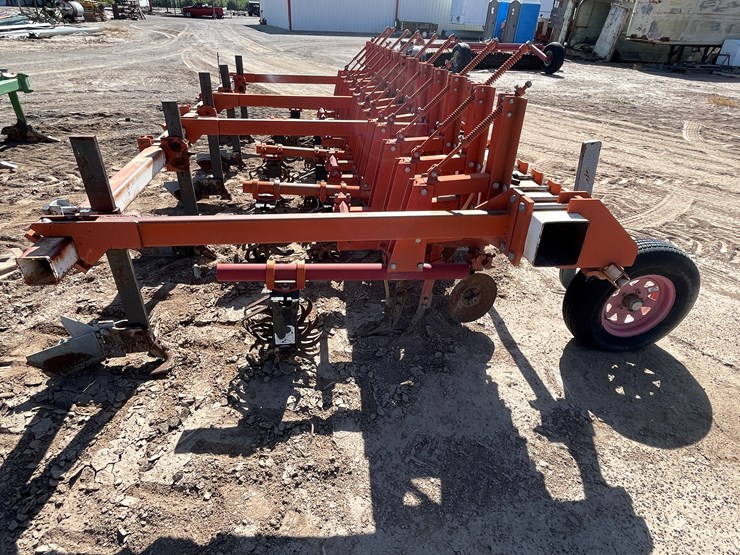 #9101-•-3-pt-field-cultivator,-4-row-custom-w/gallina-units-image-2