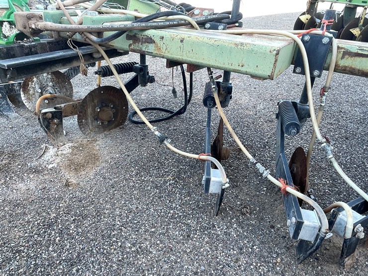 #9020-•-custom-4-row-liquid-fertilizer-applicator-w/pup-tank-image-33