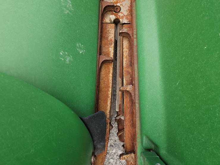 2008-john-deere-608c-image-11