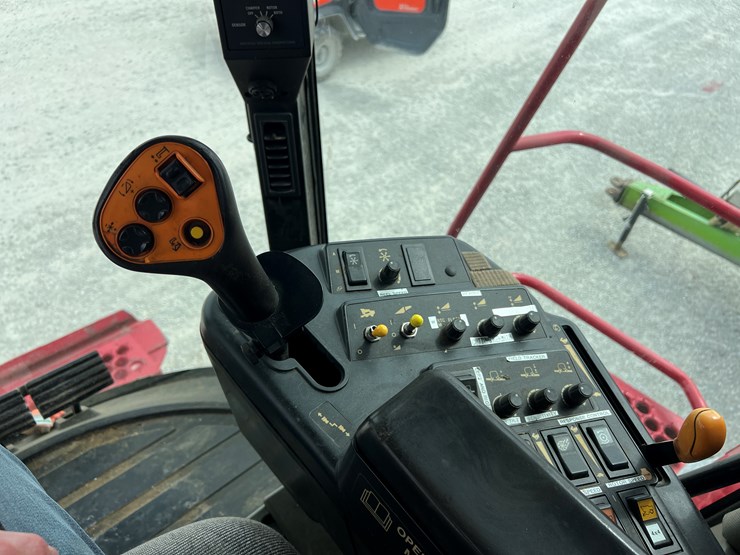 2003-case-ih-2388-image-13