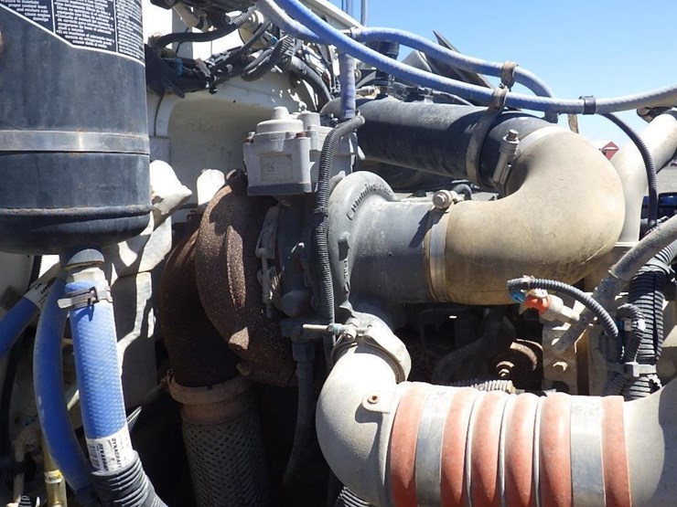 2015-peterbilt-pb348-16'-t/a-water-truck-image-21