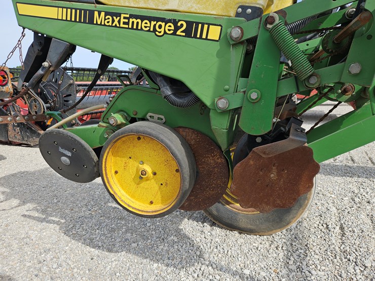 john-deere-7200-image-4