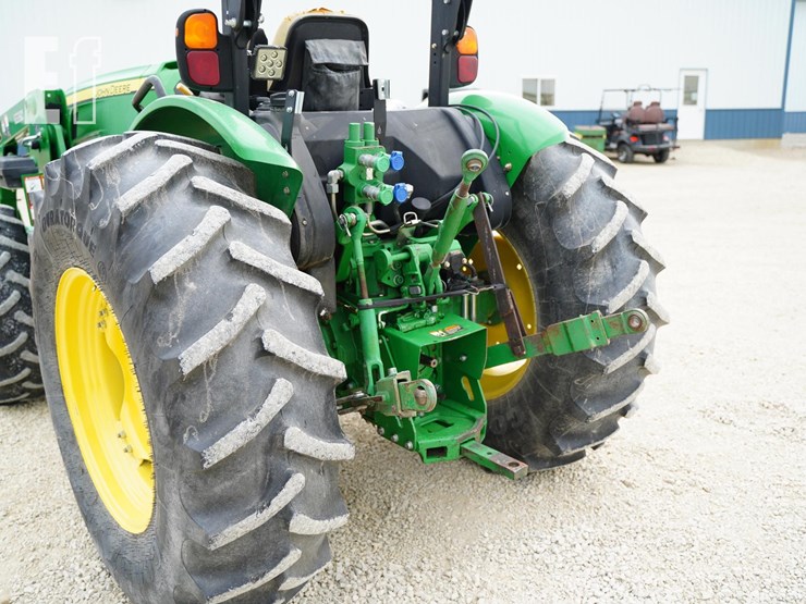 2013-john-deere-5100e-image-31