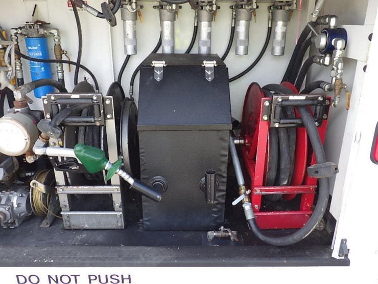 2016-peterbilt-pb337-s/a-fuel-&-lube-truck-image-22