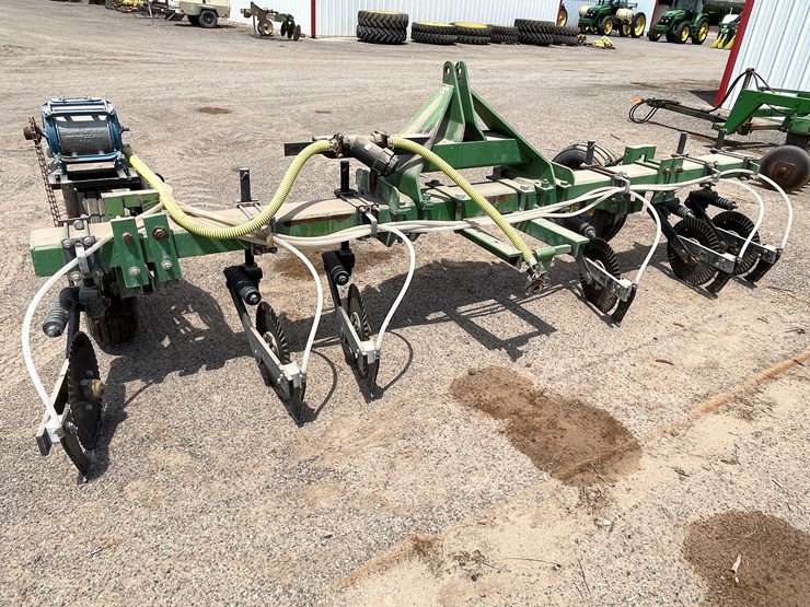 #9018-•-custom-13'-3-pt-toolbar-with-yetter-injection-coulters-image-16
