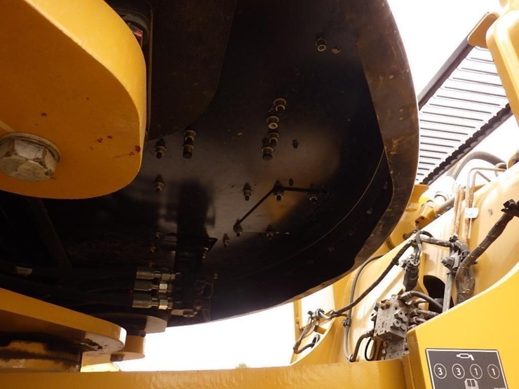 2022-caterpillar-980-image-30