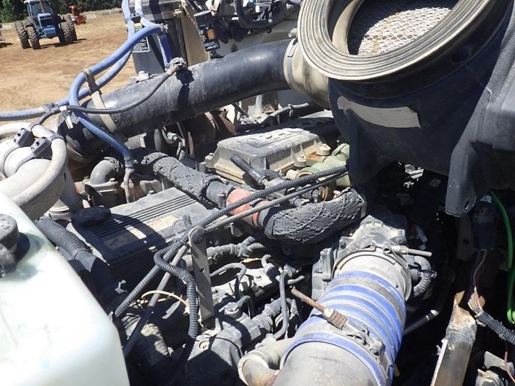 2015-peterbilt-pb348-16'-t/a-water-truck-image-23