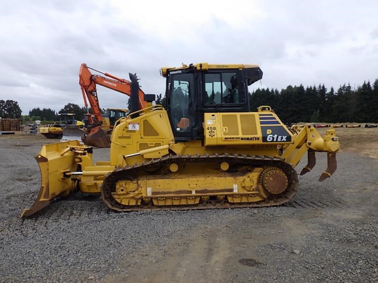 komatsu-d61ex-24-image-7