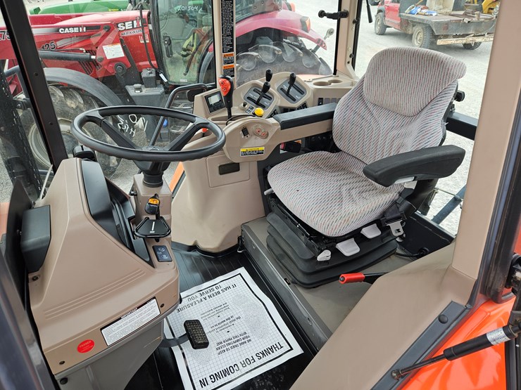 2015-kubota-m135x-image-15