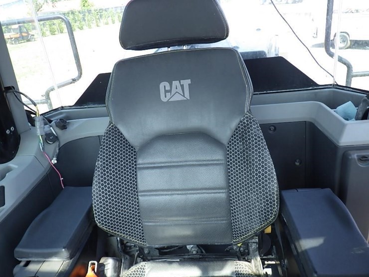 2022-caterpillar-980-image-59