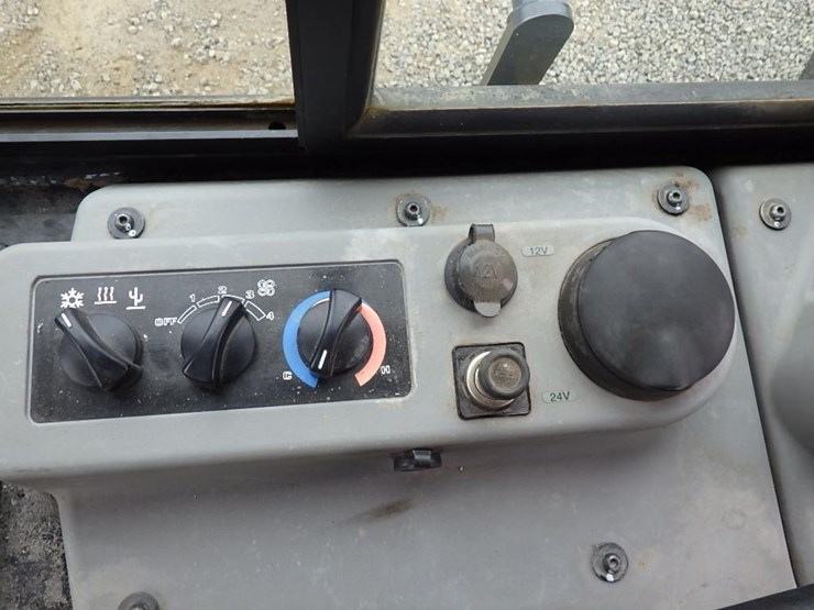 komatsu-d61ex-24-image-34