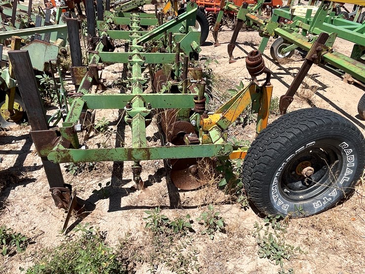 #9106-•-3-pt-field-cultivator,-4-row-custom-w/gallina-units-image-22