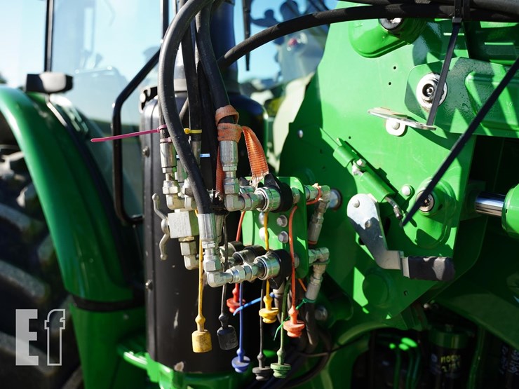 2017-john-deere-5090r-image-23
