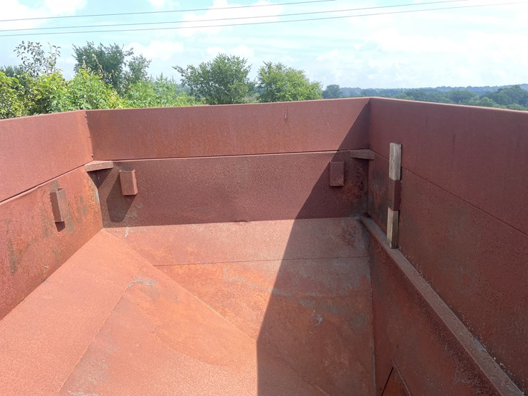 #5669-•-j-&-m-gravity-box-(arcadia,-wi)-image-7