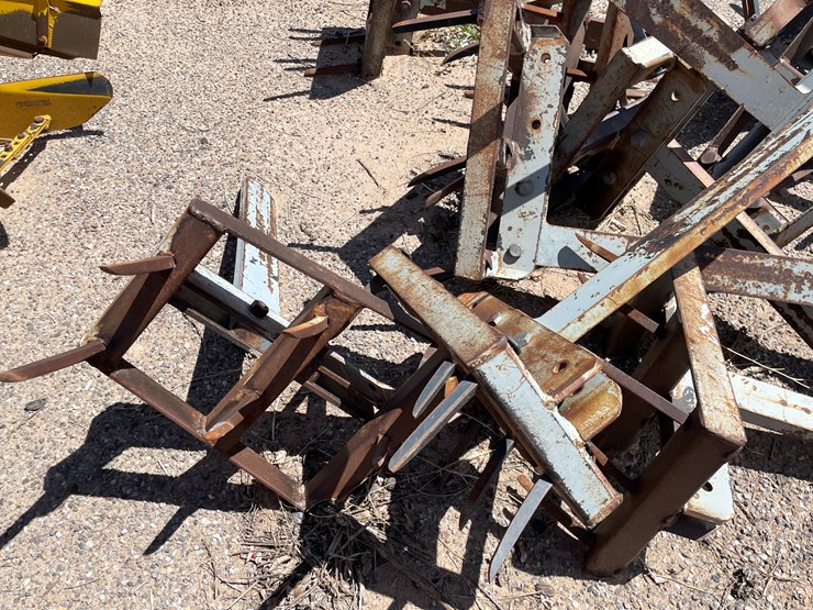 #9114-•-lot-of-spike-tooth-shanks-image-5
