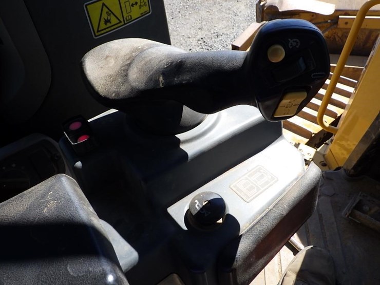 2012-caterpillar-d7e-image-39