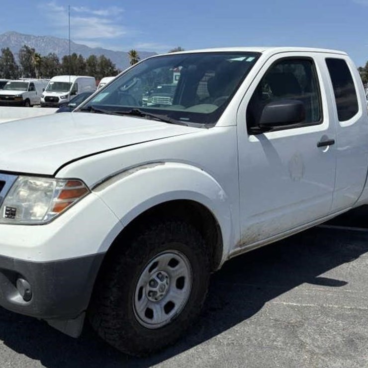 2017 NISSAN FRONTIER