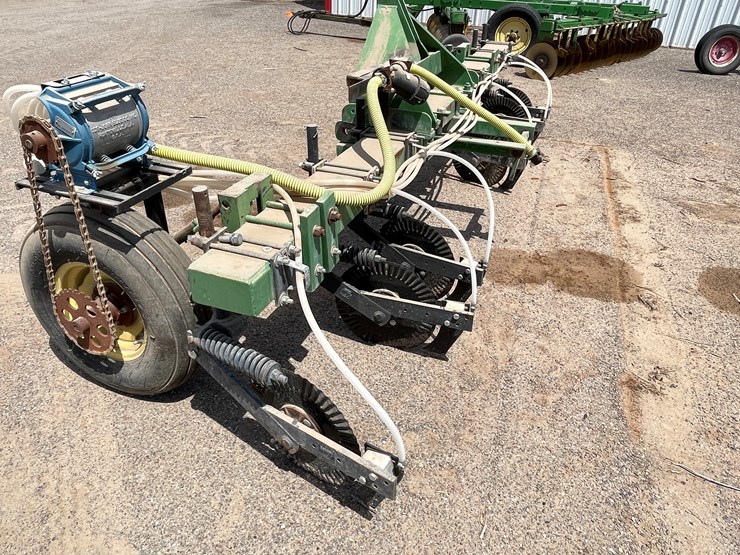 #9018-•-custom-13'-3-pt-toolbar-with-yetter-injection-coulters-image-15