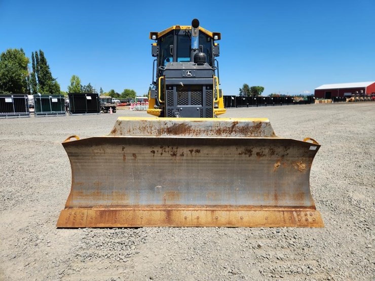2023-deere-700l-image-2