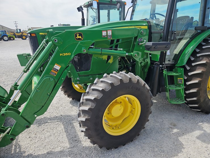 2014-john-deere-6115d-image-22