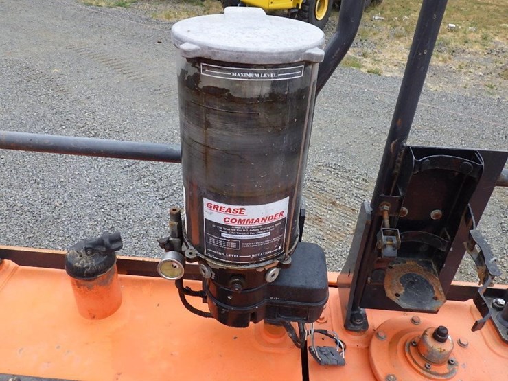 2015-hitachi-zx350lc-6n-image-23