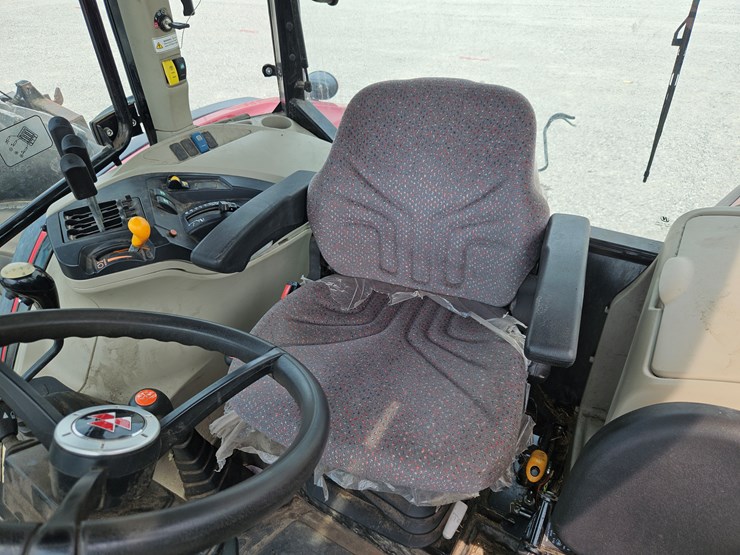 2021-massey-ferguson-6712-image-9