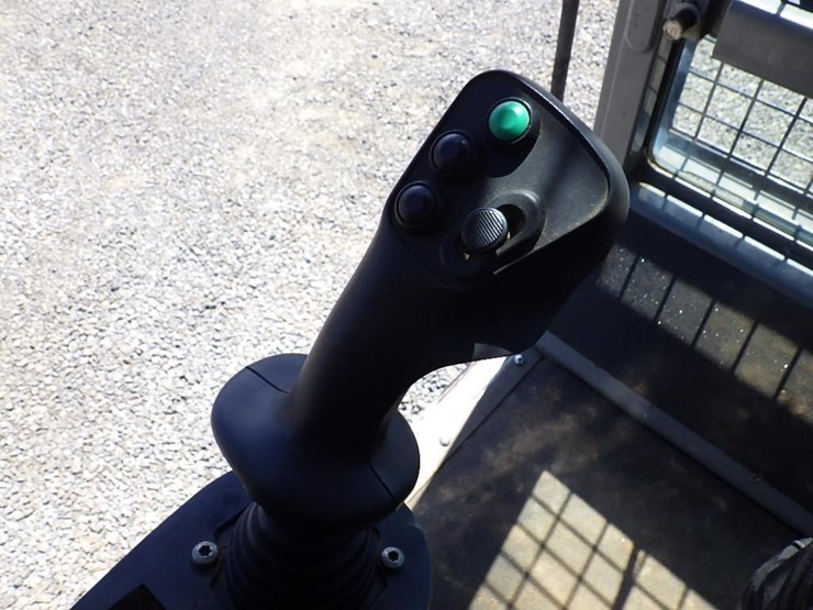 2018-terramac-rt14r-image-36