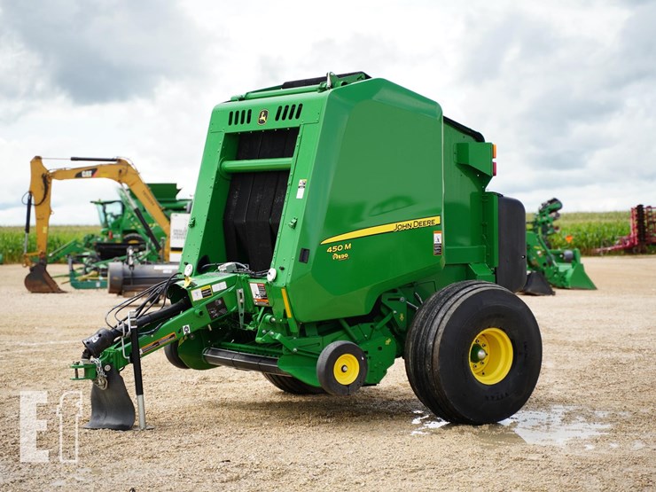 2023-john-deere-450m-image-1