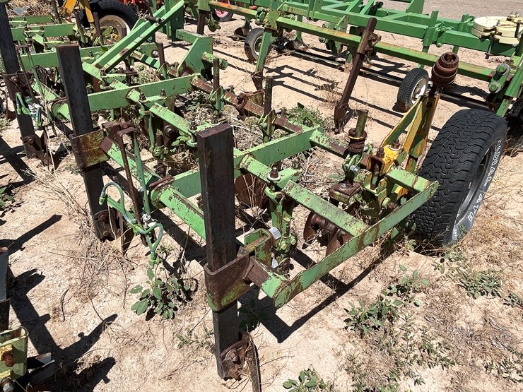 #9106-•-3-pt-field-cultivator,-4-row-custom-w/gallina-units-image-20