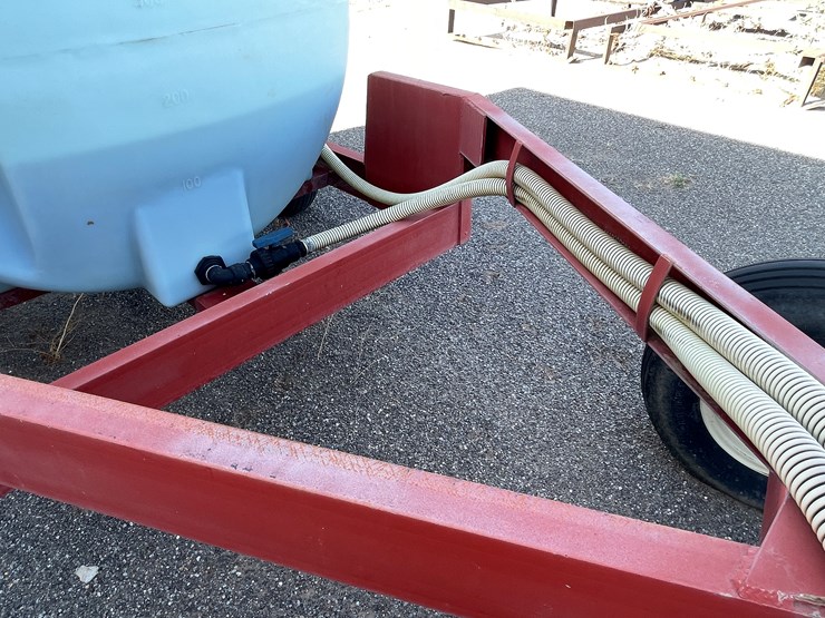 #9020-•-custom-4-row-liquid-fertilizer-applicator-w/pup-tank-image-40