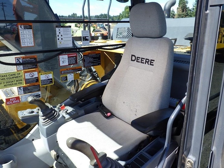 2016-deere-300g-lc-image-31