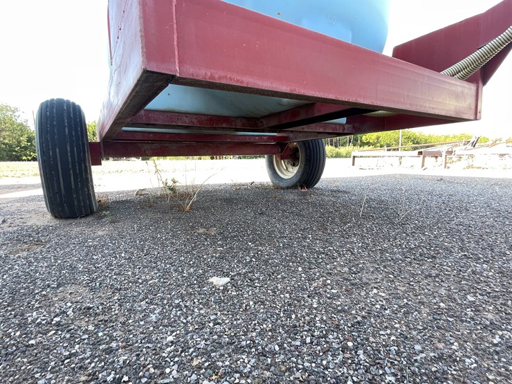 #9020-•-custom-4-row-liquid-fertilizer-applicator-w/pup-tank-image-59