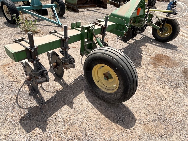 #9018-•-custom-13'-3-pt-toolbar-with-yetter-injection-coulters-image-3