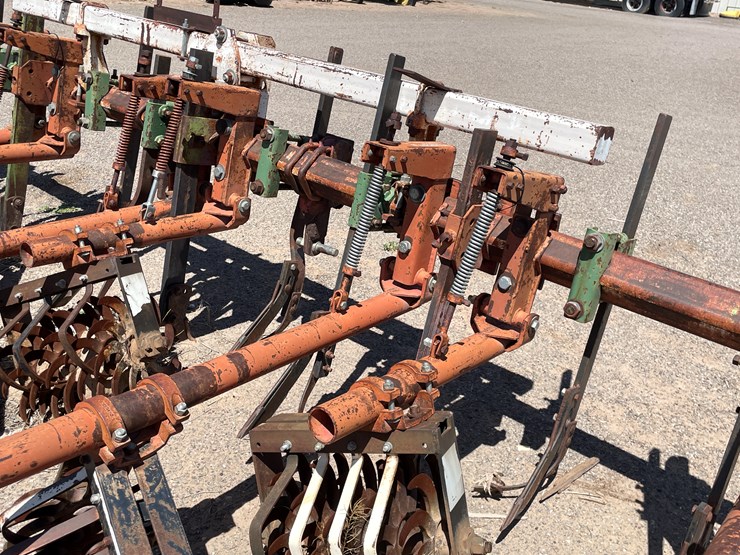 #9113-•-custom-4-row-cultivator-with-lilliston-lehman-units-image-10