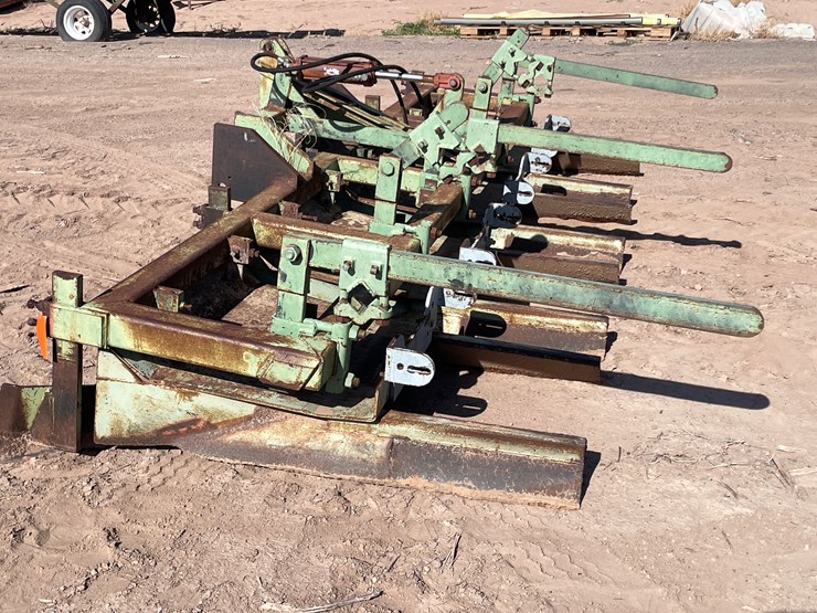 #9045-•-darbyshire-3-pt,-4-row-bedding-unit-image-5