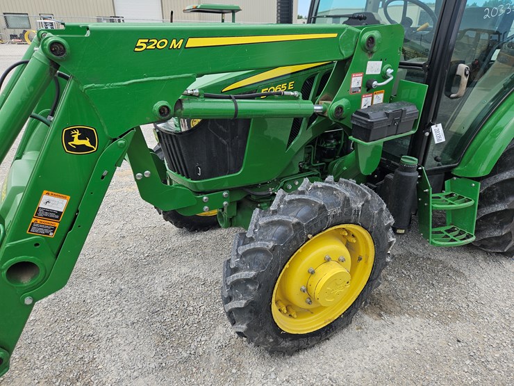 2019-john-deere-5065e-image-21
