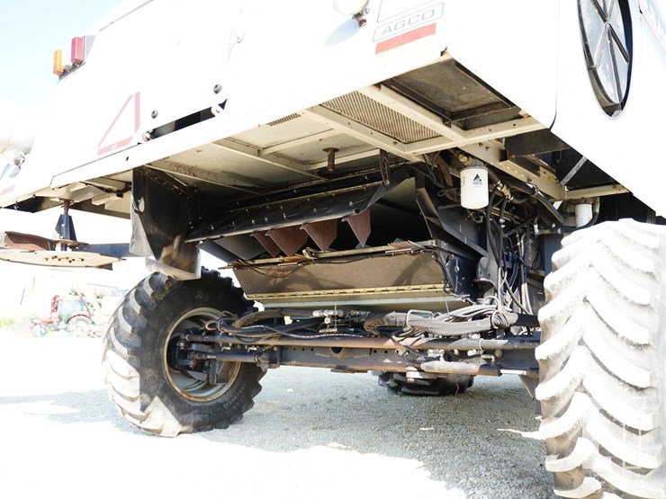 2004-gleaner-r65-image-24