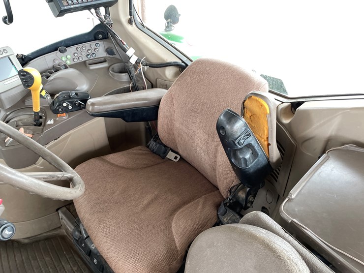 john-deere-7230-premium-image-38