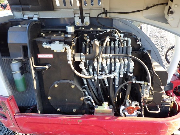 2020-takeuchi-tb230-image-18