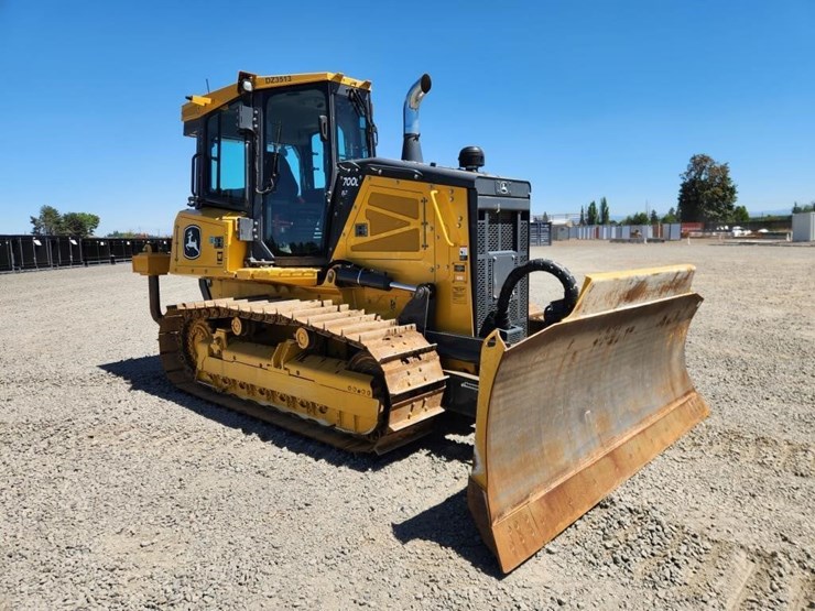2023-deere-700l-image-3