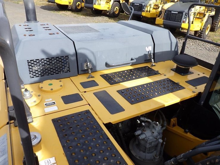 2016-deere-300g-lc-image-21