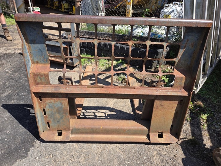 48"-skidsteer-fork-attachment-image-4