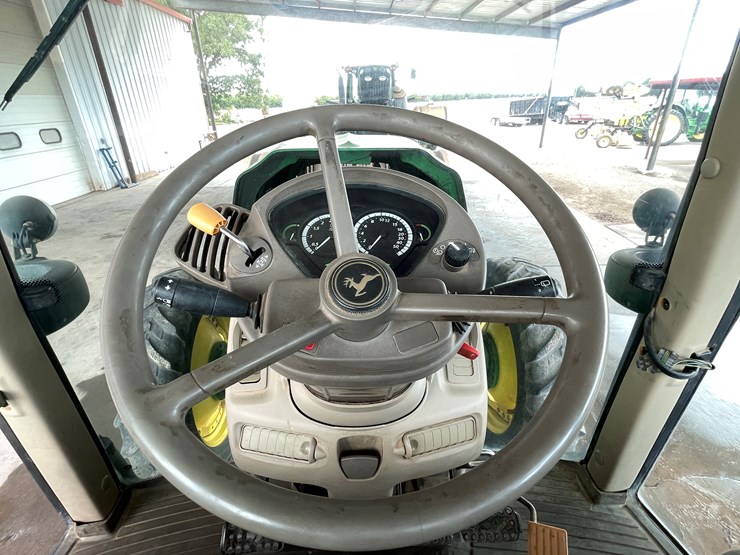 john-deere-7230-premium-image-55