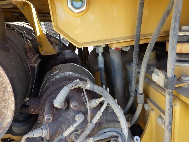 2012-caterpillar-d7e-image-23